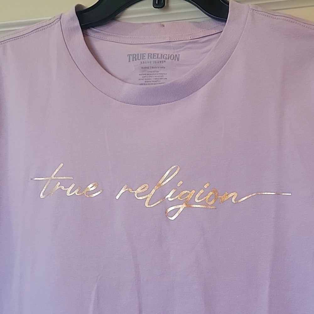 NWT-Womens True Religion Tshirt
